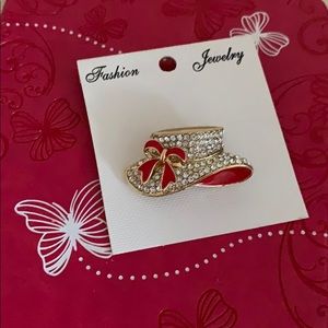 Fancy hat brooch